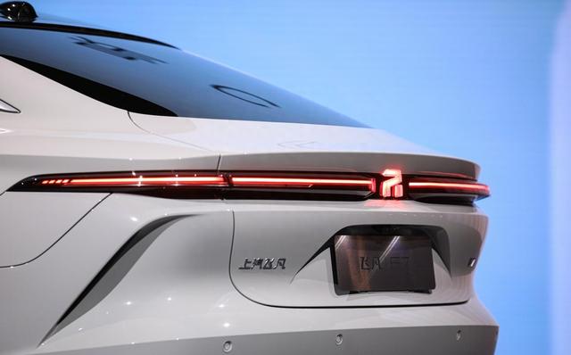 优惠更大，品质更高，飞凡F7比新Model 3更值得选