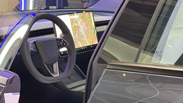 新款Model 3新奇设计惹争议，长按P挡还能紧急停车吗？