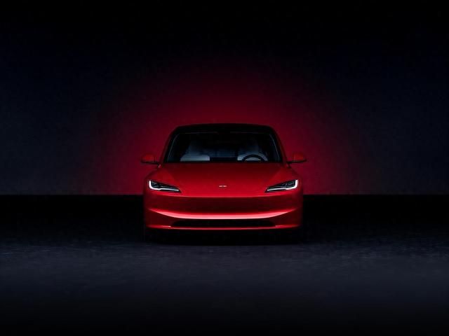 特斯拉Model 3焕新版值不值得买？