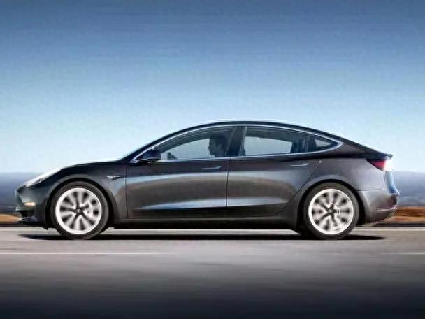 特斯拉Model 3：电动革命的领跑者