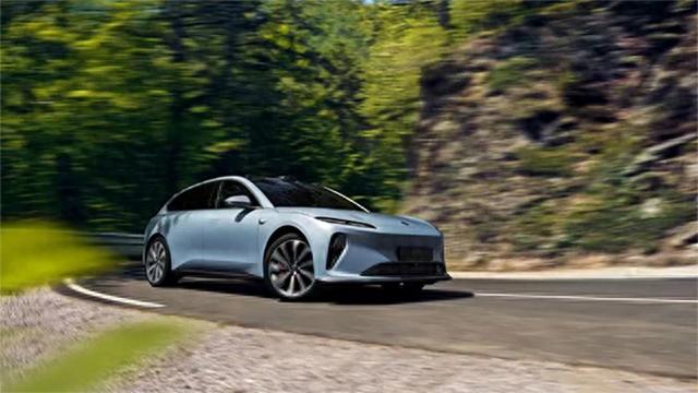 30万买个家庭用车，蔚来ET5T和特斯拉Model Y该买谁？