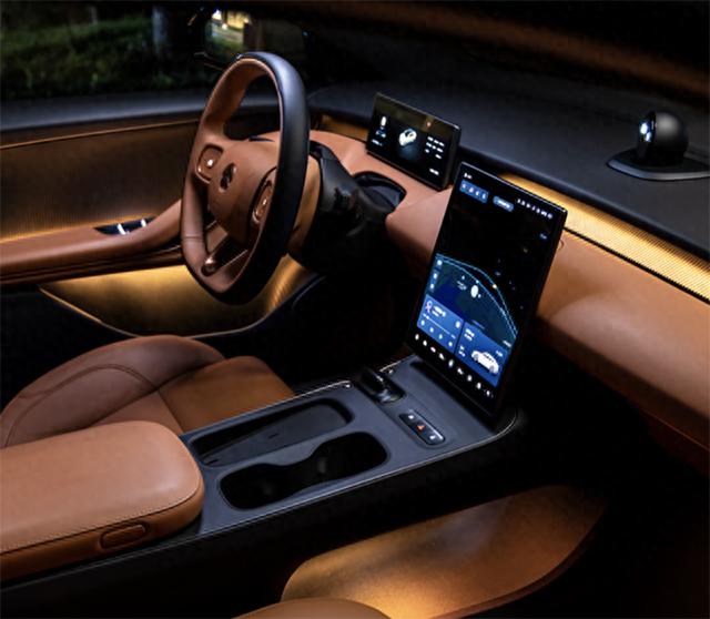 30万买个家庭用车，蔚来ET5T和特斯拉Model Y该买谁？
