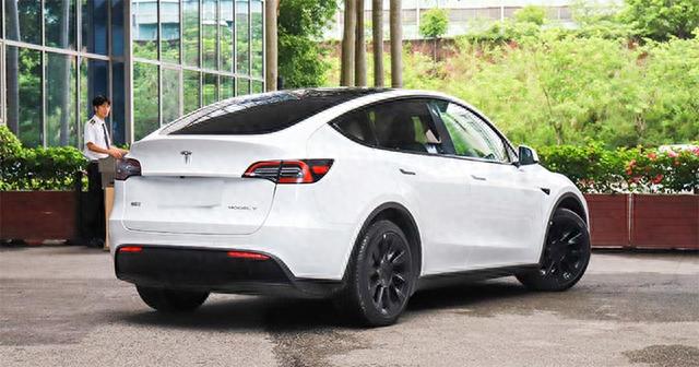 30万买个家庭用车，蔚来ET5T和特斯拉Model Y该买谁？