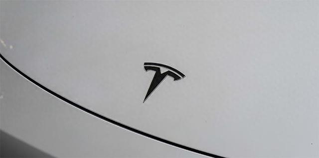 30万买个家庭用车，蔚来ET5T和特斯拉Model Y该买谁？