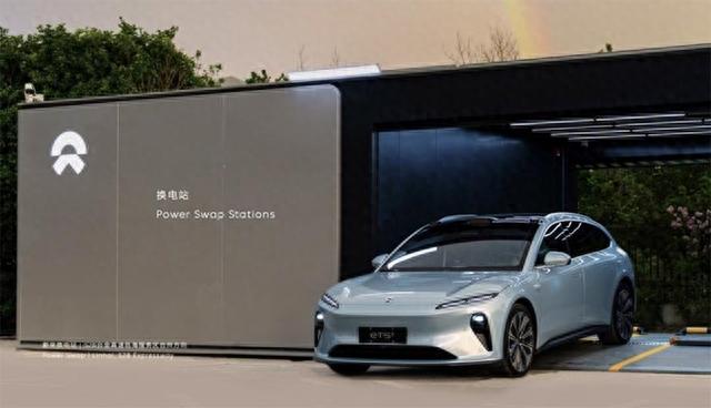30万买个家庭用车，蔚来ET5T和特斯拉Model Y该买谁？