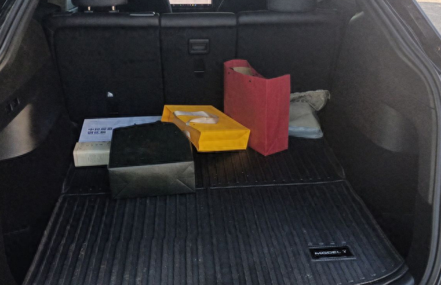 不枉等车几个月，特斯拉Model Y值得拥有