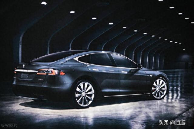 应该选新发布的2023款特斯拉Model 3，还是在售中的Model Y？