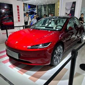 新款特斯拉Model 3实车亮相！配置/动力大升级，但取消了这些…