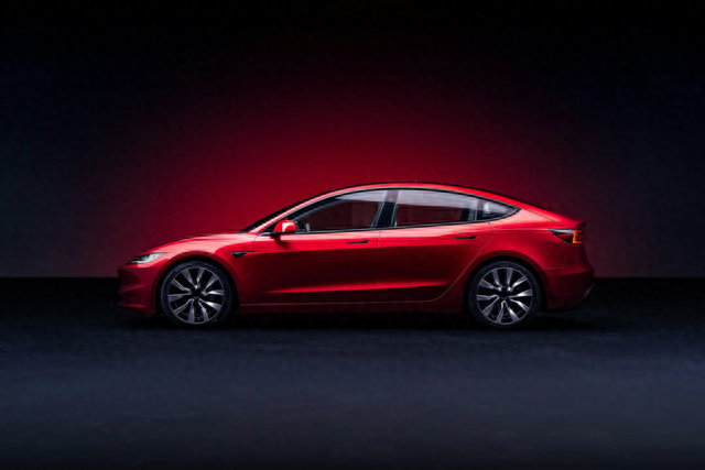 新款特斯拉Model 3上涨3万元，全新内饰，你会买单吗？