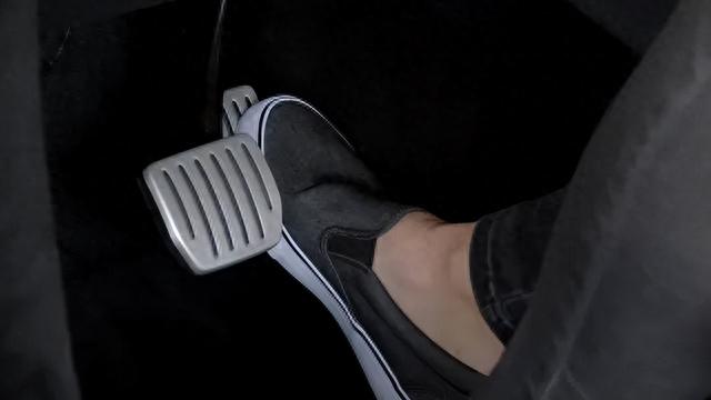 召回110万辆！嘴硬的特斯拉，被国人上了一课
