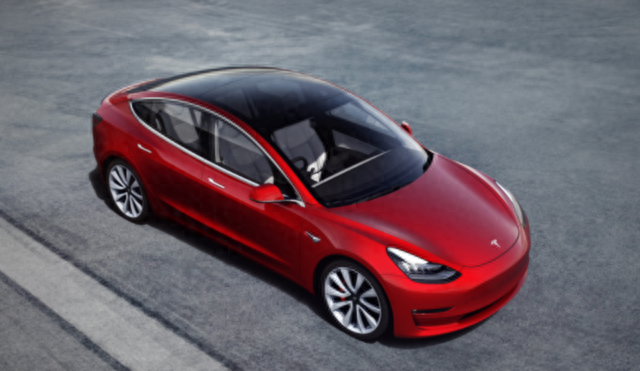 割了6年韭菜特斯拉Model3才迎来更新，是买新车还是抄底？
