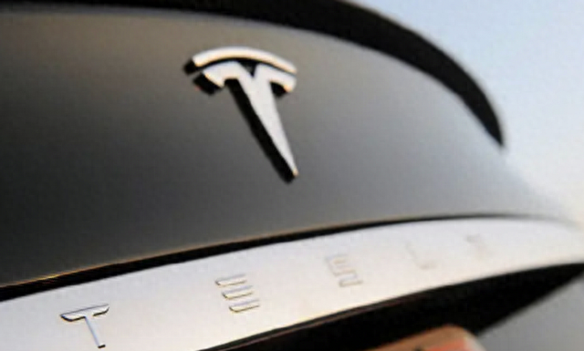 割了6年韭菜特斯拉Model3才迎来更新，是买新车还是抄底？