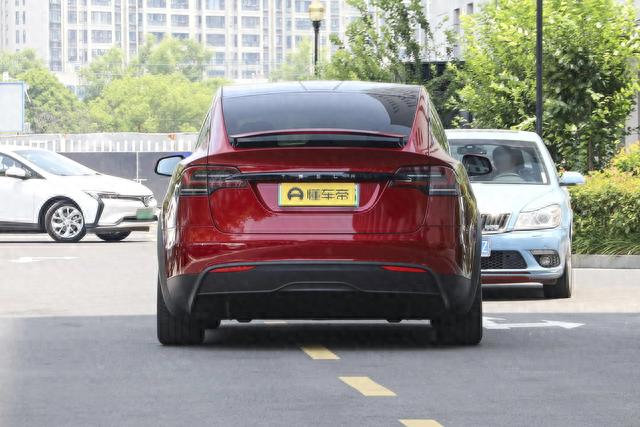 解读特斯拉Model X，3.9秒破百，纯电续航700KM，售价73.89万