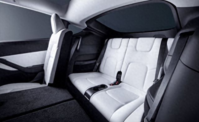 特斯拉新Model Y：内饰革新，车身升级，首次七座版震撼登场！