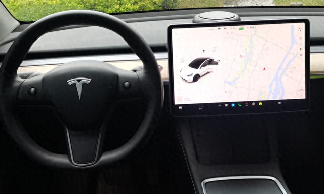 潮流时尚，还得是特斯拉Model Y