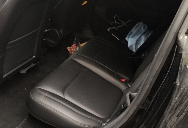 潮流时尚，还得是特斯拉Model Y
