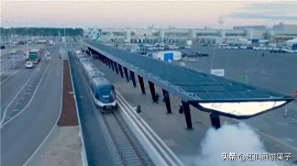 与国内企业形成鲜明对比，特斯拉超级工厂免费通勤专列震撼上线！