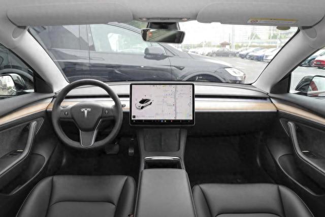 丰田和特斯拉的电车谁更好？bZ3对抗Model 3，都有哪些差距？
