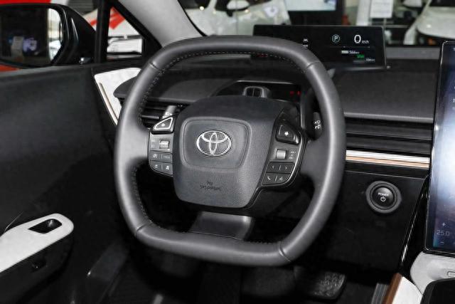 丰田和特斯拉的电车谁更好？bZ3对抗Model 3，都有哪些差距？
