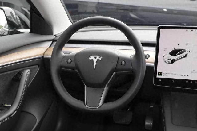 丰田和特斯拉的电车谁更好？bZ3对抗Model 3，都有哪些差距？