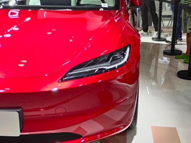 抢先实拍新款Model 3：没有雷达，没有换挡杆！你能接受吗？