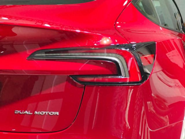 抢先实拍新款Model 3：没有雷达，没有换挡杆！你能接受吗？