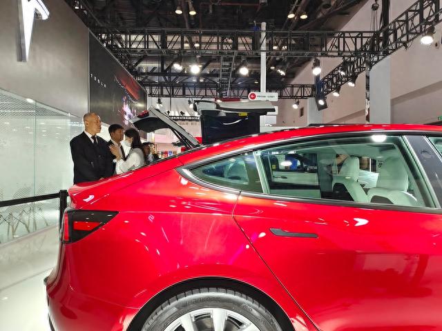 抢先实拍新款Model 3：没有雷达，没有换挡杆！你能接受吗？