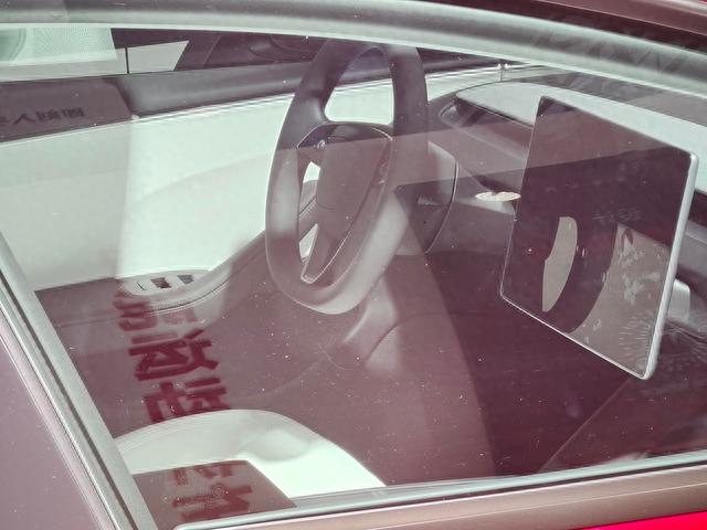 抢先实拍新款Model 3：没有雷达，没有换挡杆！你能接受吗？