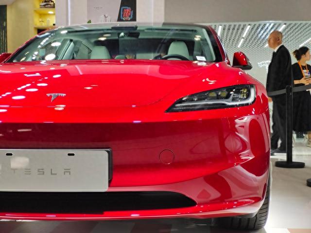 抢先实拍新款Model 3：没有雷达，没有换挡杆！你能接受吗？