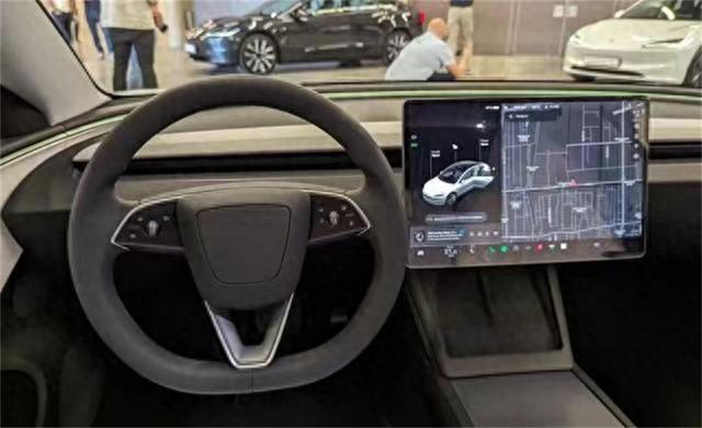 采用中控屏换挡，新款特斯拉Model 3国内亮相，售价25.99万元起