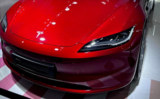 新车 售价25.99万元起设计调整，新款特斯拉Model 3抢先实拍