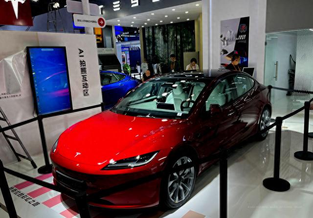 新车 售价25.99万元起设计调整，新款特斯拉Model 3抢先实拍