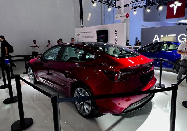 新车 售价25.99万元起设计调整，新款特斯拉Model 3抢先实拍