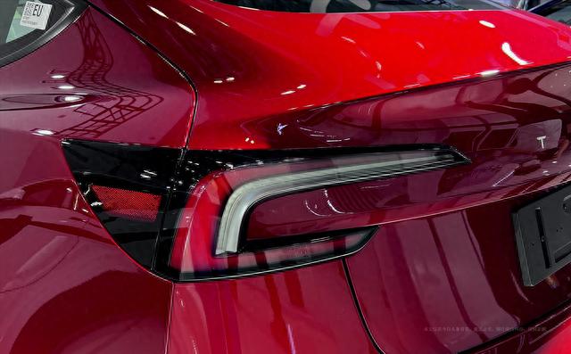新车 售价25.99万元起设计调整，新款特斯拉Model 3抢先实拍