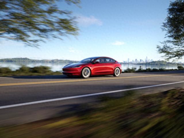25.99万起，价格不降反涨，突如其来的Model 3焕新版实力几何？