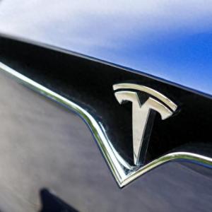 特斯拉在华降价，中国车企跟不起