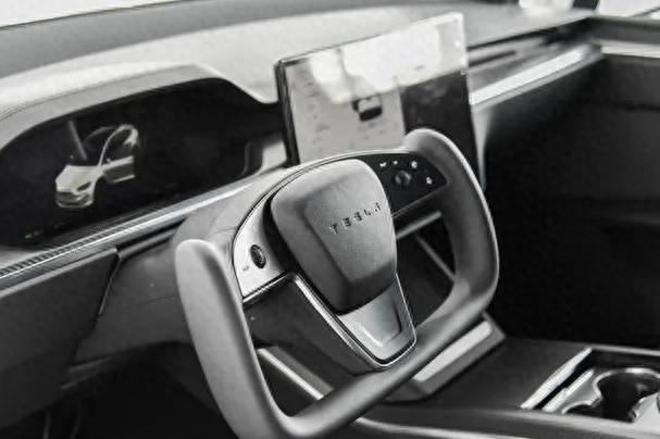 特斯拉新款MPV Model Z即将来临 将成为新能源市场的颠覆者！