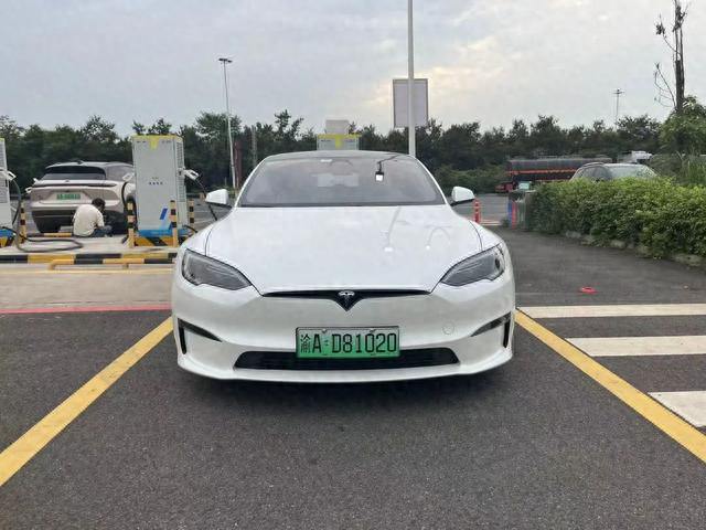 特斯拉Model S Plaid让极氪001 FR窒息，降价20万仍是加速天花板