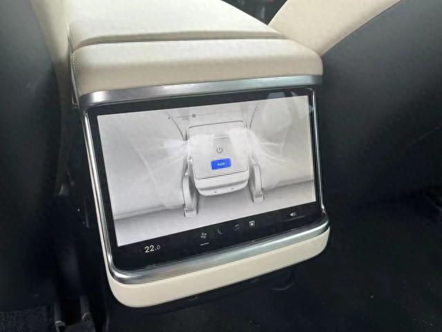 特斯拉Model S Plaid让极氪001 FR窒息，降价20万仍是加速天花板