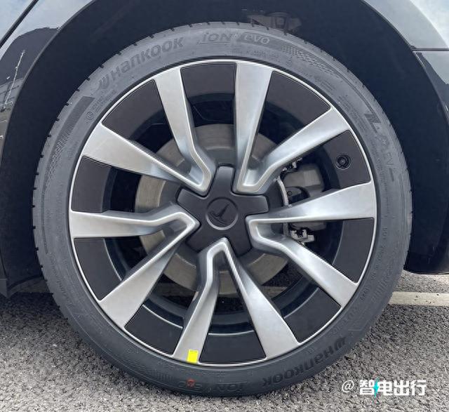 特斯拉确认：Model 3+实拍曝光！车身加长，续航更强悍了