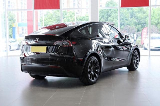 实拍特斯拉Model Y，三种续航可选，26.39万起