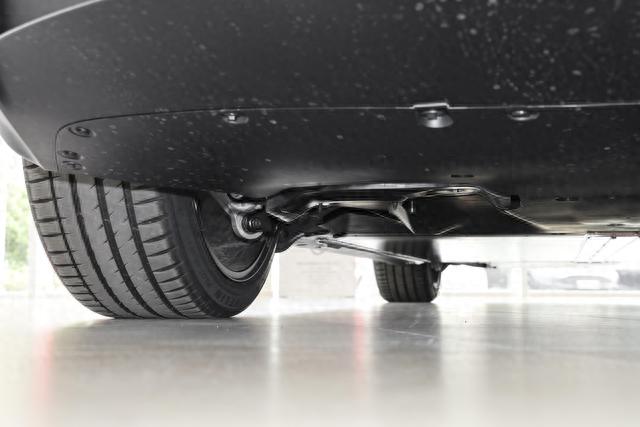 售26.39万至34.99万，轴距2890mm，Model Y值得买