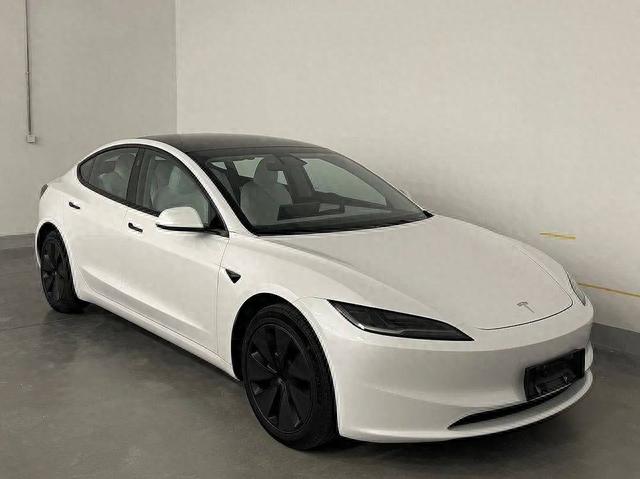 工信部新车：小鹏首款MPV露真容，Model 3还有性能版？