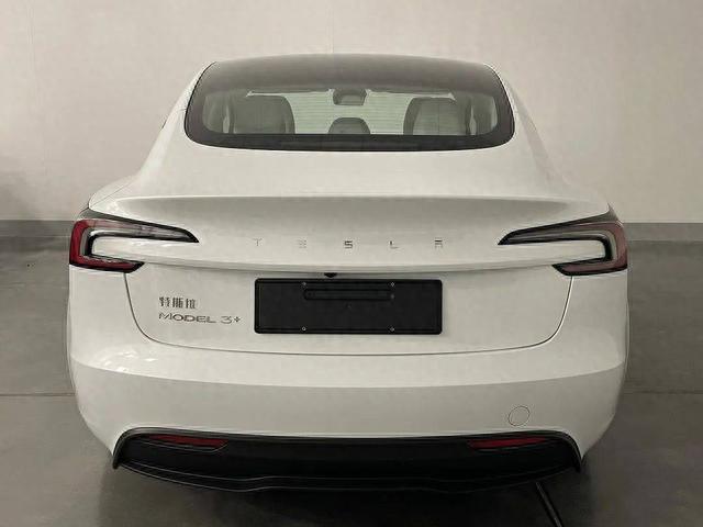 工信部新车：小鹏首款MPV露真容，Model 3还有性能版？