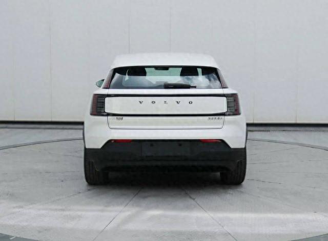 工信部新车：小鹏首款MPV露真容，Model 3还有性能版？