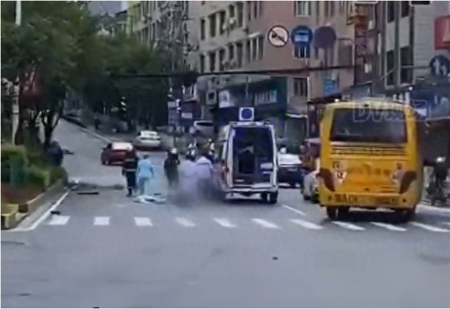 广州一特斯拉疑似失控造成交通事故并继续高速驾驶，现场疑点很多