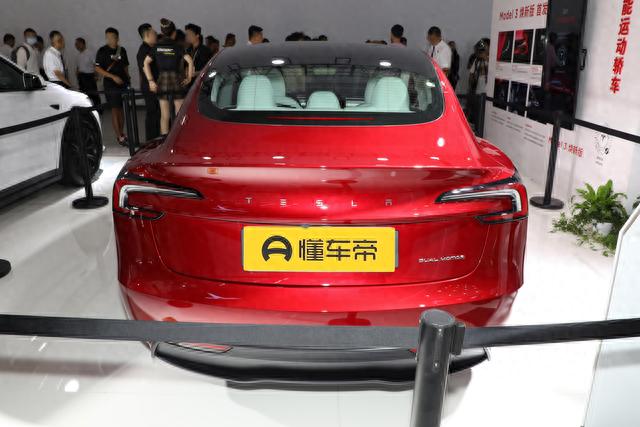 新款特斯拉Model 3，售价25.99万元起 ，将于四季度交付