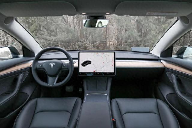 比亚迪海豹冠军版重磅来袭，能否与Model 3较量一二？