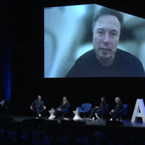 马斯克：特斯拉FSD比人类司机安全，非常接近“无需监督”的目标