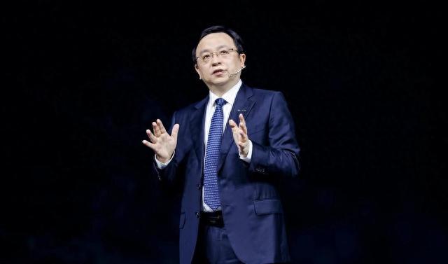 力保300万，回过神来的比亚迪，要掀桌子了吗？